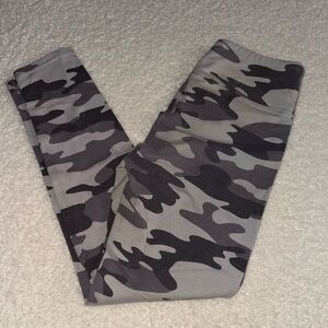 SO Gray Camo Kids Leggings